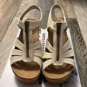 Sketchers Luxe Foam Zip Zap Brit Wedges